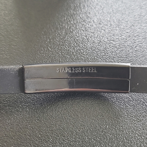 Silicone Heart Disease alert wristband,  adjustable 8" watch style strap - Picture 4 of 4